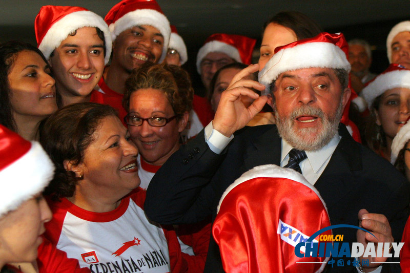 扮裝搞鬼拍全家福 盤點各國政要的溫情圣誕時刻