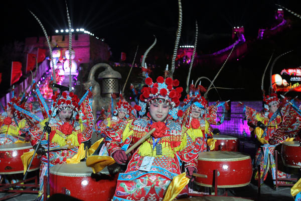 北京八達嶺長城上演新年倒計時