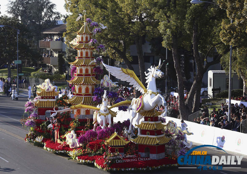 美國加州舉行玫瑰花車大巡游 “夢想成真”創意無窮