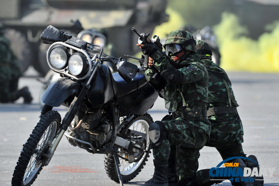 泰國舉行閱兵式慶祝“建軍節(jié)”
