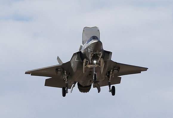 英國(guó)擬出資25億英鎊采購美F-35戰(zhàn)斗機(jī)