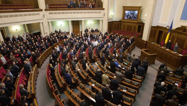 烏議會解除6名憲法法院法官職務 對其展開犯罪調查