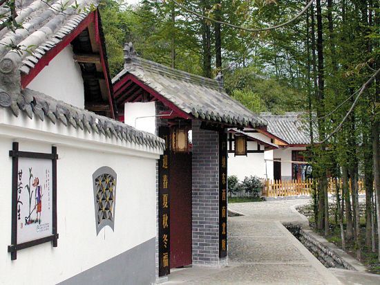 設(shè)計(jì)人與自然共同的家 <BR>——記成都市政協(xié)委員劉衛(wèi)兵