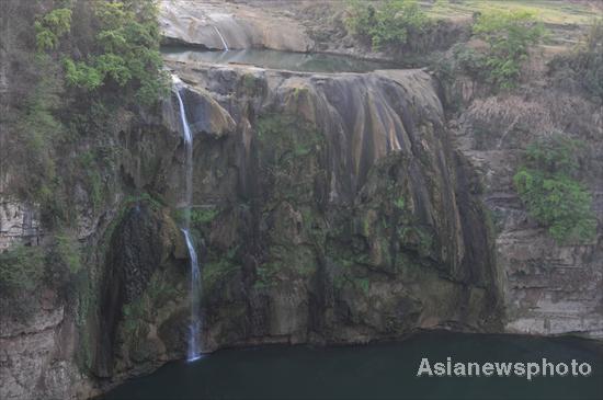 Huangguoshu Waterfall close to running dry