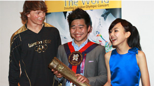 點(diǎn)亮世界:童星豆豆倫敦奧運(yùn)演唱會(huì)