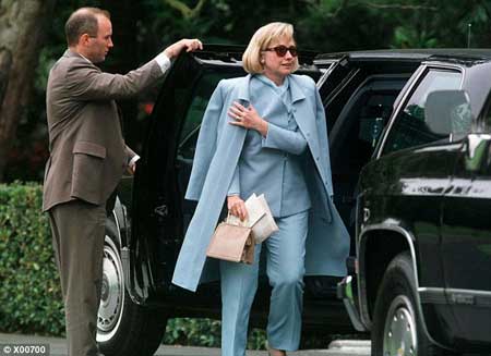 希拉里被曝曾臭罵特工:你給我滾遠點