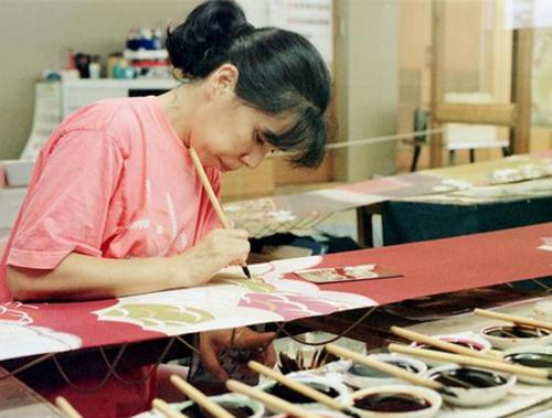 日本職場變化大，女性獲益多