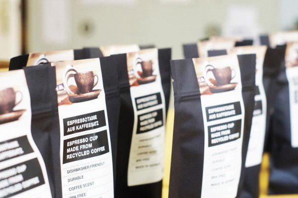 真正的“咖啡杯”:用咖啡渣制成的杯碟