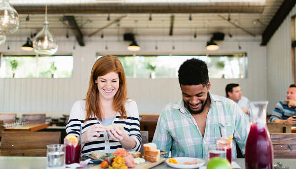 午飯沒“飯友”所以“恐懼癥”？