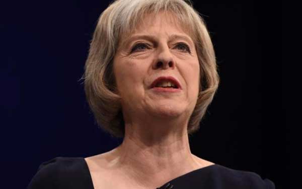 英國首相：鞋子是最愛，對鼻子不滿意