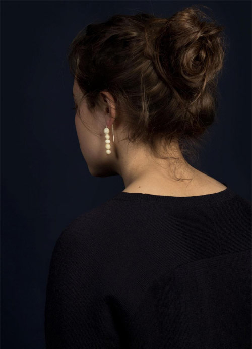 女子用人齒代替象牙做首飾(組圖)