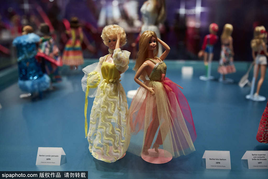 從公主到明星種類俱全 西班牙芭比娃娃展覽一圓少女兒時夢（組圖）