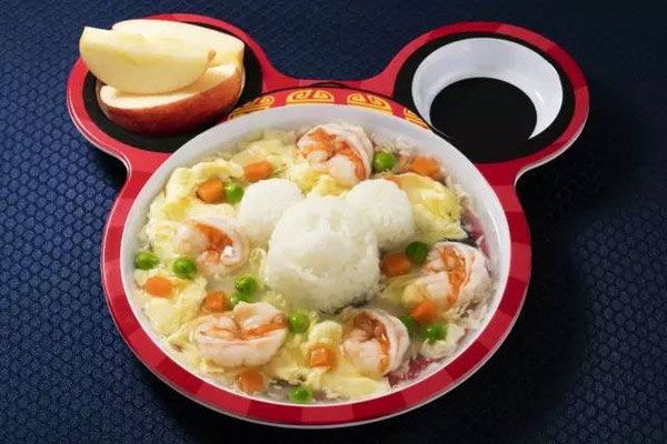 上海迪士尼游客愛上超大火雞腿 迪士尼熱門美食盤點(diǎn)（組圖）