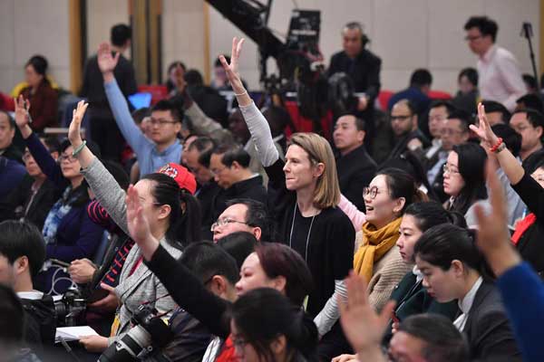 美國(guó)學(xué)者：兩會(huì)開啟改革開放新征程