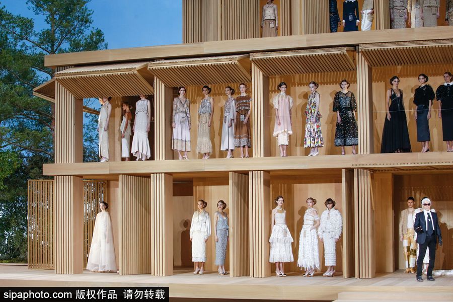 炫酷！比衣服更夢幻的是香奈兒的秀場布景（組圖）