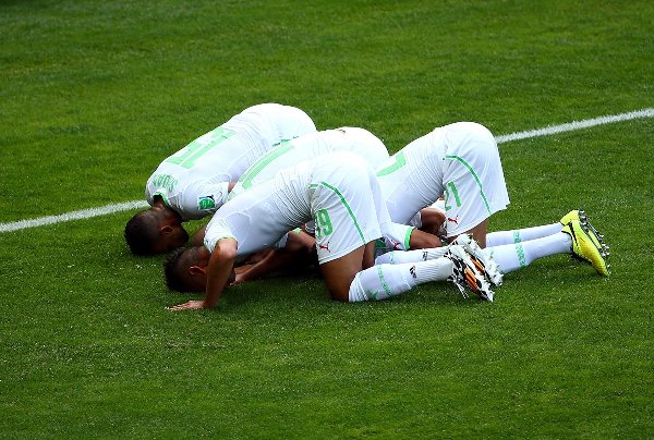 球進(jìn)了！Goooooal！世界杯慶祝方式大盤點(diǎn)（組圖）
