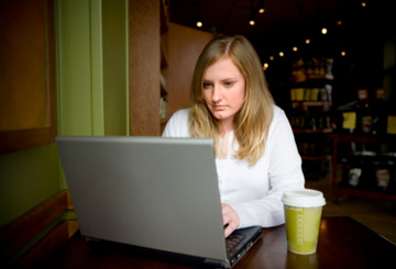 當心!咖啡館“筆記本僵尸”出沒