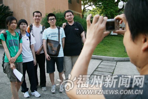 高考“愛(ài)心直通車”圓滿落幕　愛(ài)心司機(jī)收獲快樂(lè)