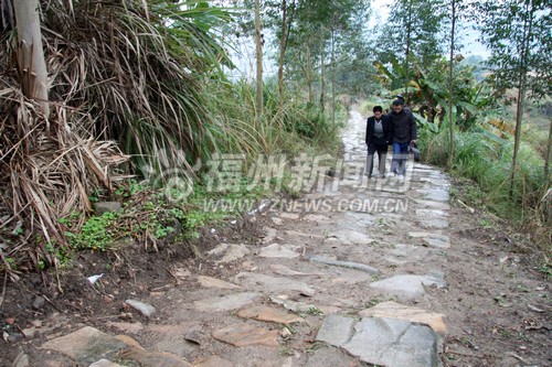 “黨報(bào)記者鄉(xiāng)村行”走進(jìn)連江縣潘渡鄉(xiāng)貴安村(圖)