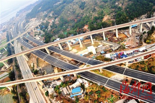 榕地鐵高鐵高速路跨越發展　交通跨入立體化時代