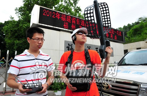 無線電監測車“把守”考場