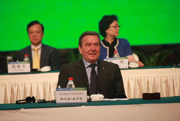 施羅德:全球生態(tài)合作才能應(yīng)對挑戰(zhàn)