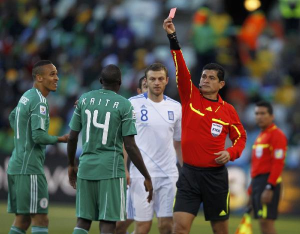 Greece beat 10-man Nigeria 2-1