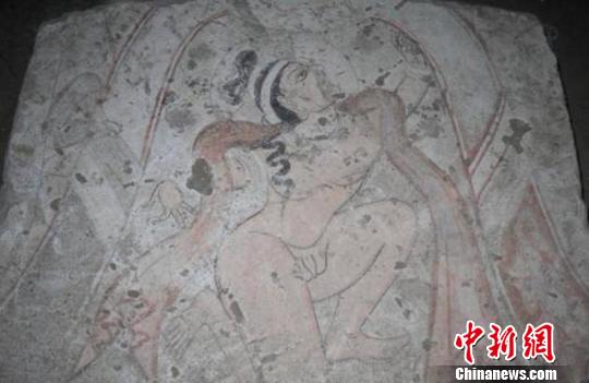 新疆胡楊墩佛寺遺跡考古發(fā)現(xiàn)罕見壁畫(圖)