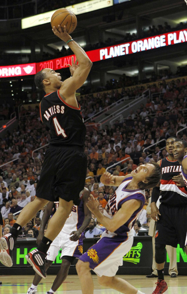 NBA：魔術(shù)率先晉級 雄鹿頂翻老鷹 太陽灼傷開拓者