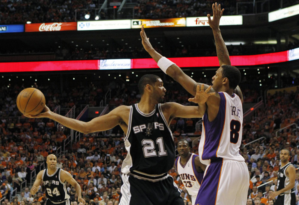 NBA：納什狂砍33分 太陽主場擊退馬刺1:0領(lǐng)先