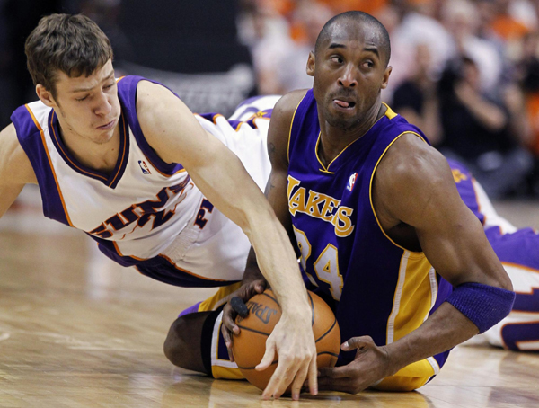 NBA：替補發威貢獻54分 太陽勝湖人扳成2:2