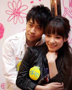 劉璇公開承認愛上光良