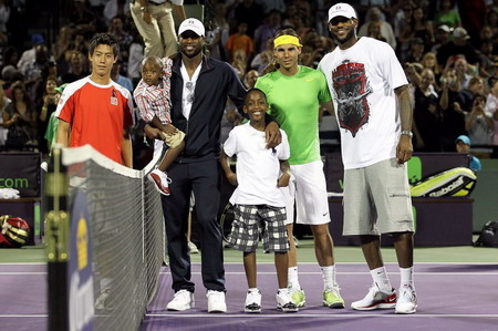 熱火兩巨頭現身網球場助陣納達爾