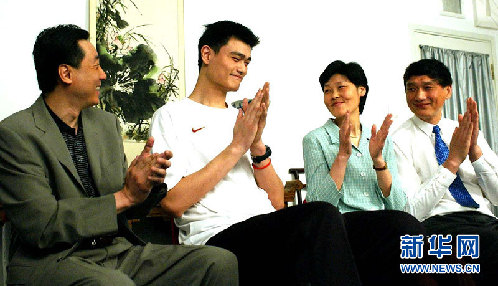 “難說(shuō)再見！”：姚明NBA生涯全回顧