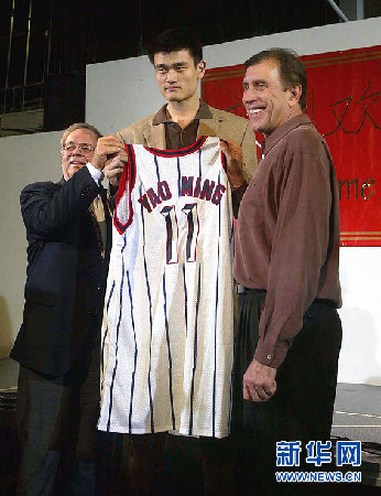 “難說(shuō)再見(jiàn)！”：姚明NBA生涯全回顧