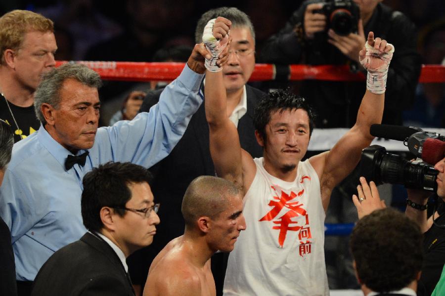 鄒市明贏得職業(yè)生涯三連勝