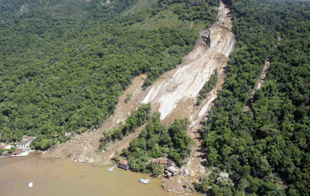 Mudslide kills 16 in Brazil