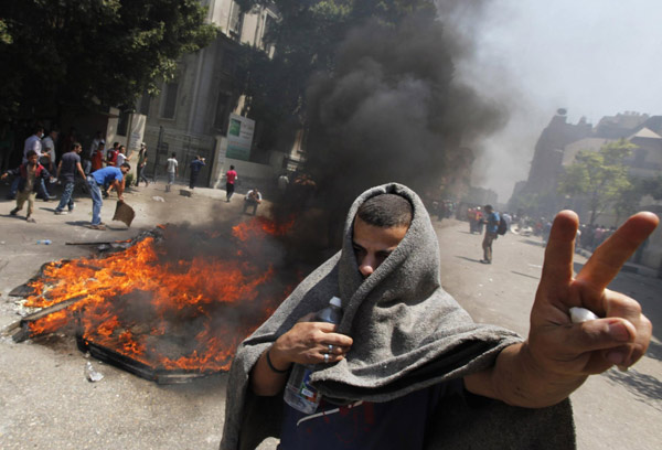 Egypt police clash with youths; over 1,000 hurt