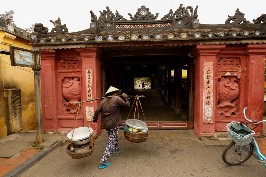 In photos: Vietnam's iconic non la hats