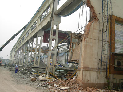 李克強(qiáng)：國(guó)家將舉全力重建東汽 但不拆遷當(dāng)?shù)孛穹? style=