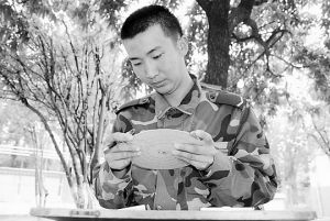 四川地震災(zāi)區(qū)青年的感恩心：從軍報(bào)國(guó)