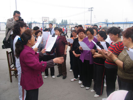 都江堰幸福家園板房區(qū)的生活