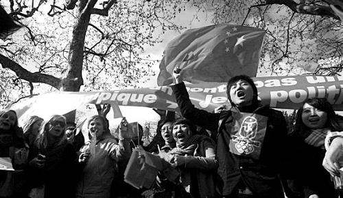 華人在海外感受“中國溫度”