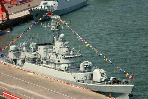 多國海軍艦艇參加中國海軍建軍60周年紀(jì)念活動(dòng)