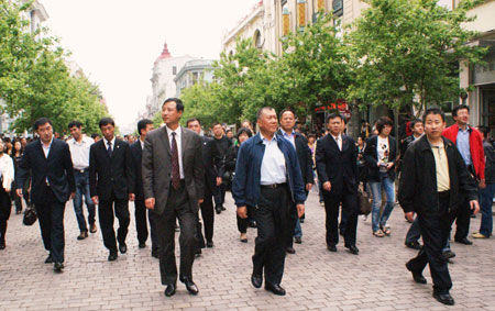 何厚鏵率團訪問黑龍江 龍澳攜手共商大計
