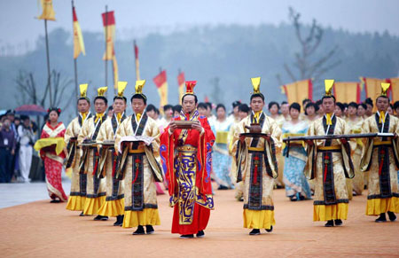2009首屆世界華人炎帝故里尋根節(jié)開(kāi)幕式暨拜祖大典隆重舉行