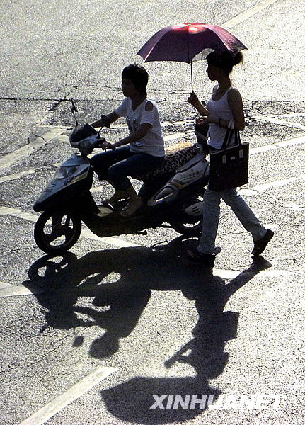 熱浪席卷全國17省市 多地區高溫超40℃(圖)