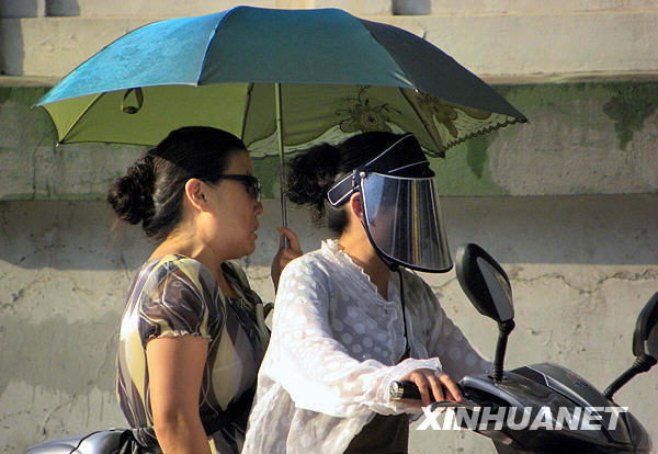 熱浪席卷全國17省市 多地區高溫超40℃(圖)