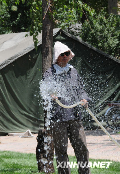 熱浪席卷全國17省市 多地區(qū)高溫超40℃(圖)