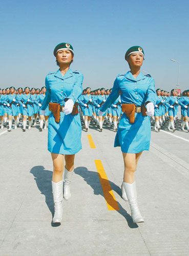 國慶閱兵受閱武器全部國產 全景展示現(xiàn)役裝備